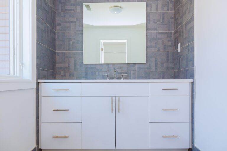 Custom Bathroom Vanity and Cabinets